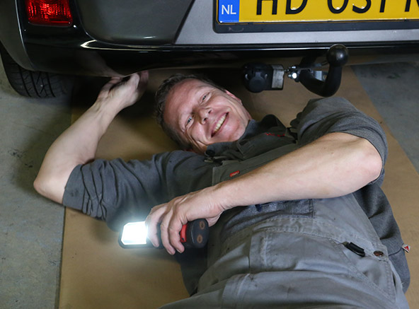 Weersink-rolstoelbus-lift-zelfrijden-contact-Jan-592x437 Weersink rolstoelbus lift zelfrijden contact Jan