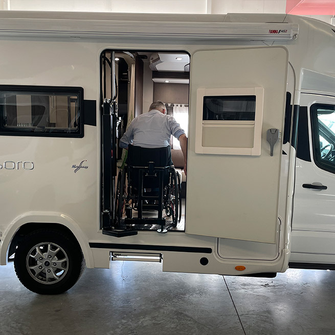 Weersink Camper rolstoel lift rolstoelcamper invalide swing